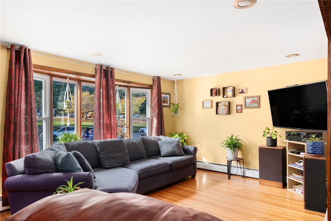 416 Budlong Road Cranston, RI 02920 - Photo 7 of 47