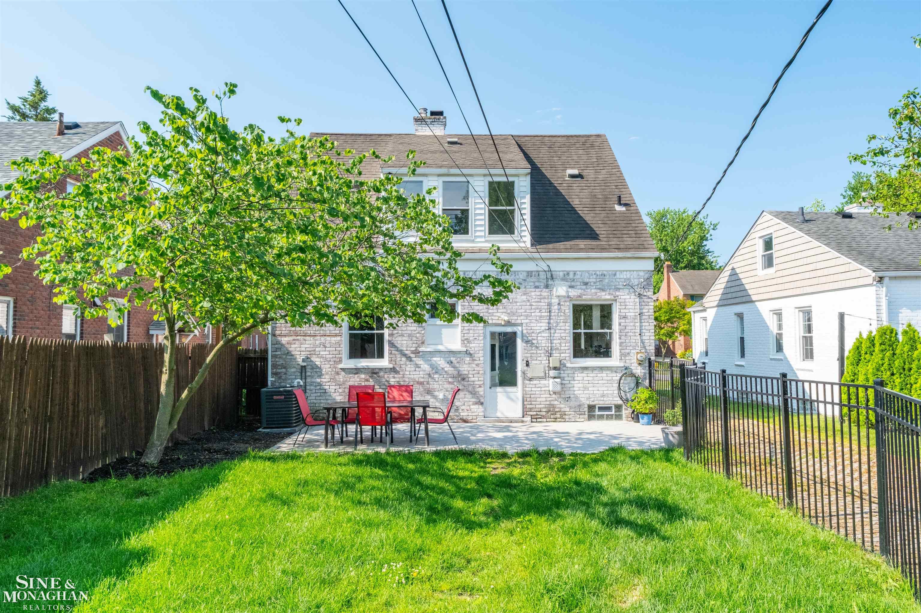 1776 Hampton Road Grosse Pointe, MI 48236 - Photo 37 of 37 50213018-fe91c43c-ddb5-4e68-9c80-3c93ce9a43e4.JPG