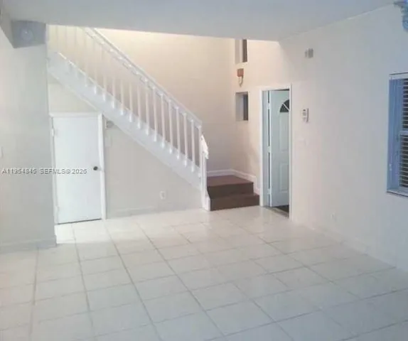 $3,050 | 561 Racquet Club Road, Unit 24, Weston, FL 33326