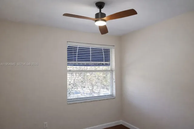 $3,050 | 561 Racquet Club Road, Unit 24, Weston, FL 33326