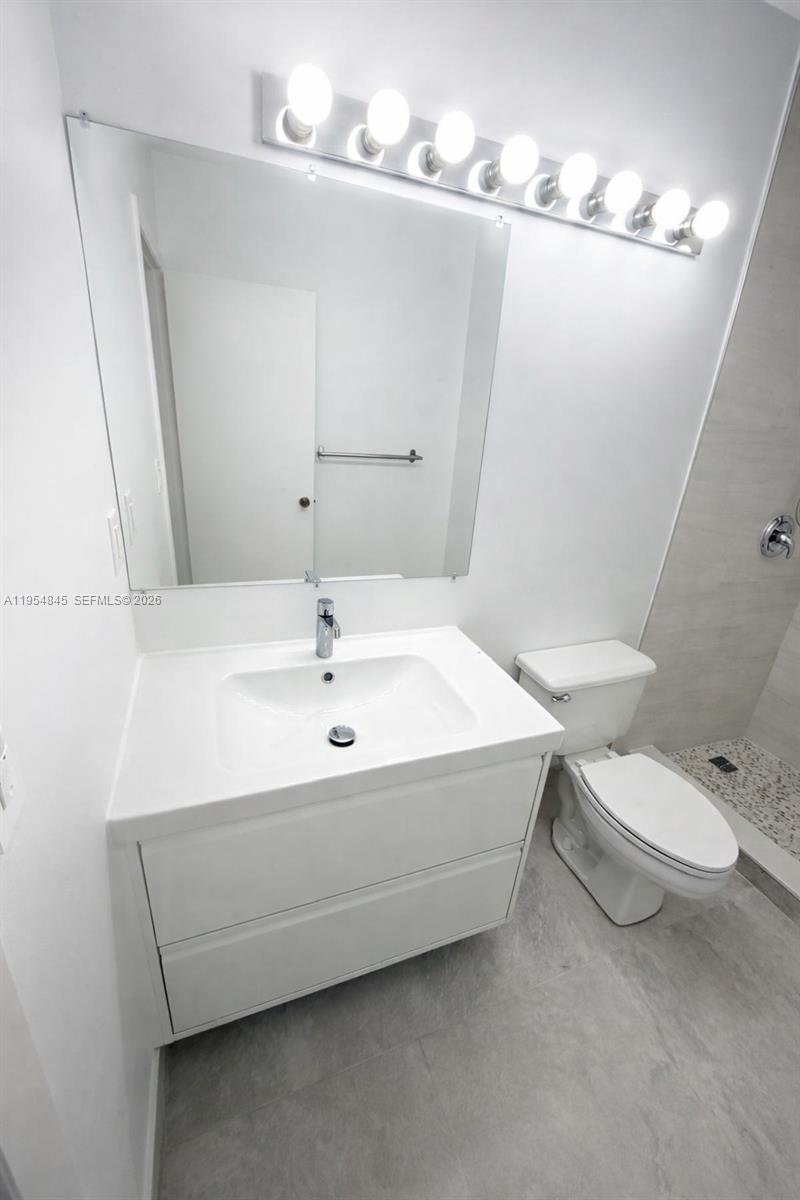 561 Racquet Club Road, Unit 24 Weston, FL 33326 - Photo 17 of 24