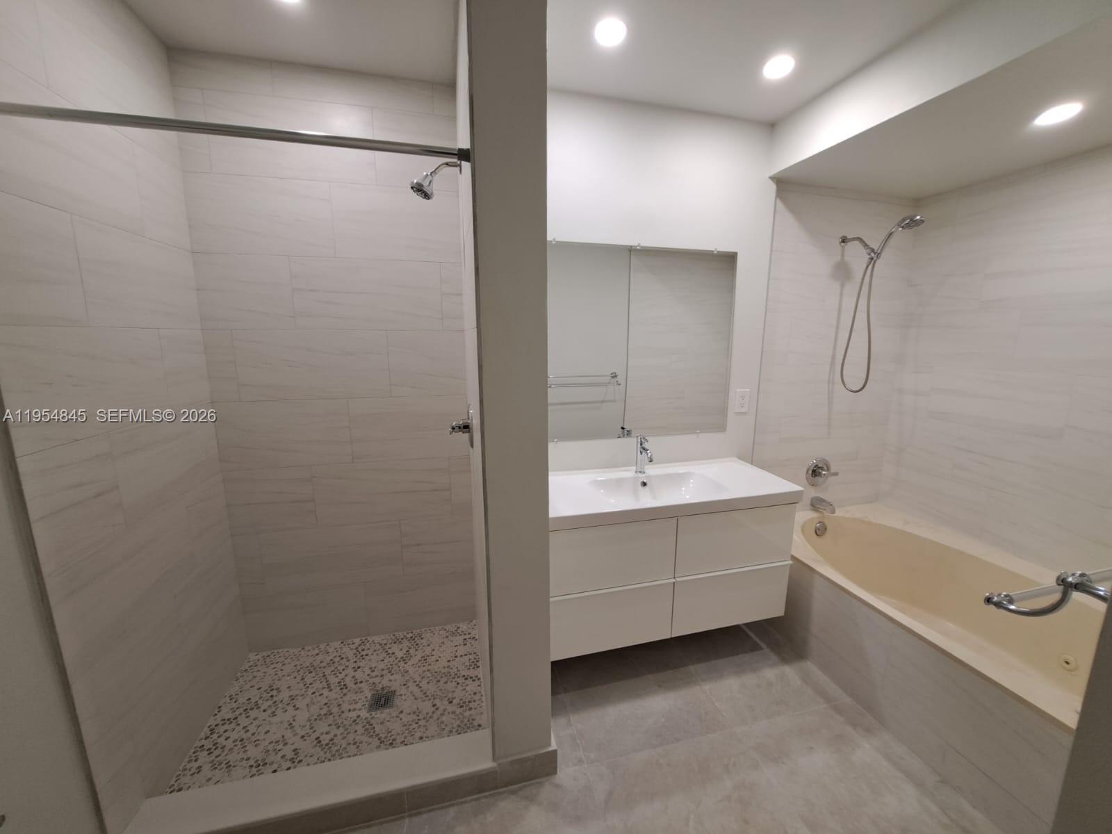 561 Racquet Club Road, Unit 24 Weston, FL 33326 - Photo 19 of 24