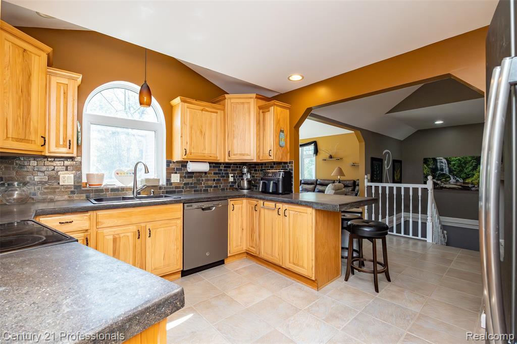 3251 Mann Road Clarkston, MI 48346 - Photo 15 of 41