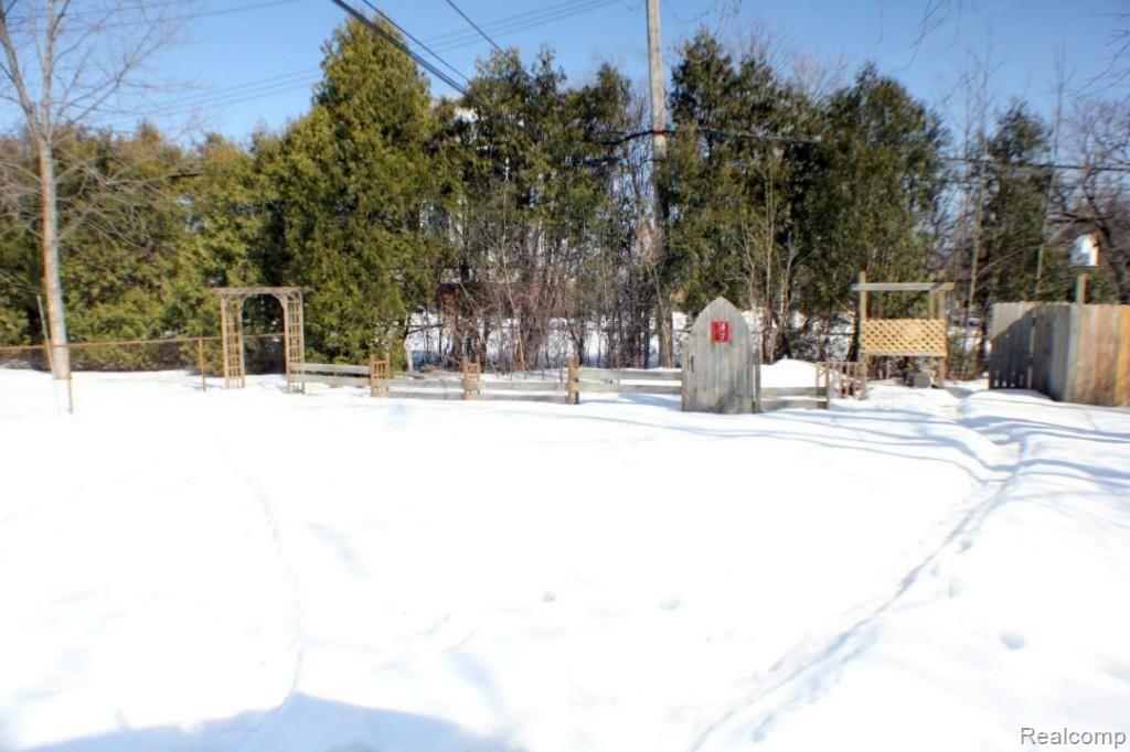3002 Harvard Road Royal Oak, MI 48073 - Photo 14 of 16 Backyard.jpg