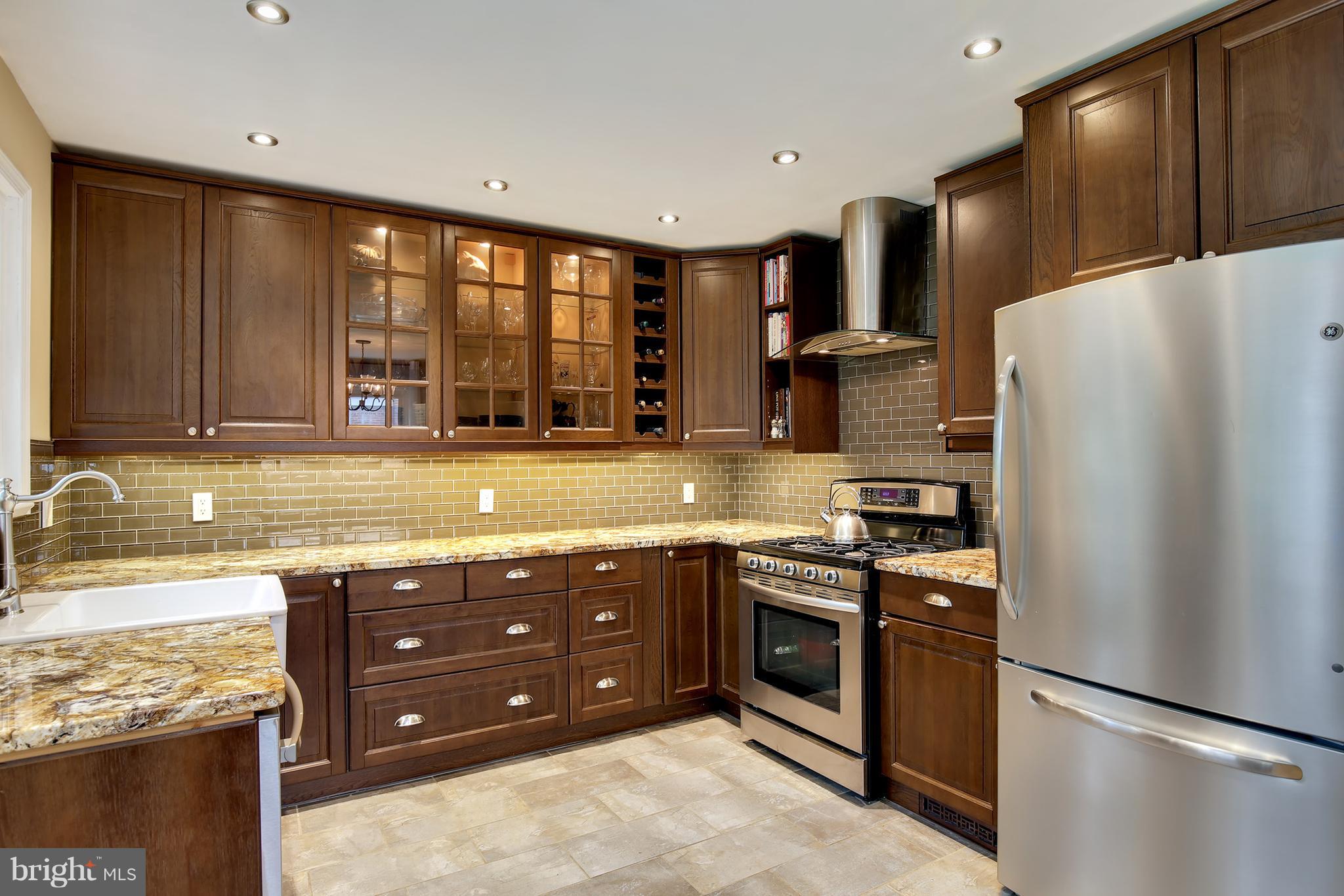 7420 Dunston Street Springfield, VA 22151 - Photo 9 of 30 Kitchen