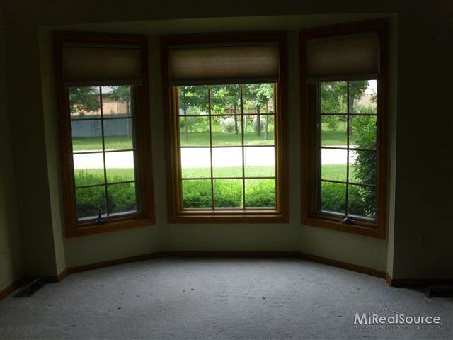 15318 Roxbury Circle, Unit 77 Macomb, MI 48044 - Photo 2 of 18 31154169-1.JPG