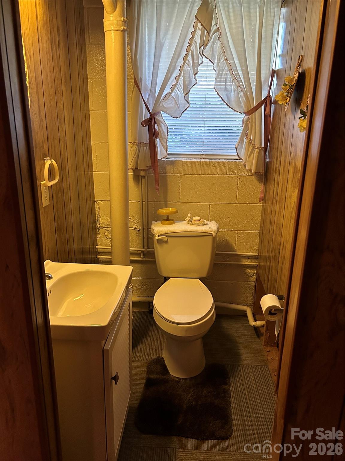 336 Bridges Road Blacksburg, SC 29702 - Photo 24 of 26 a bathroom with a toilet and a sink