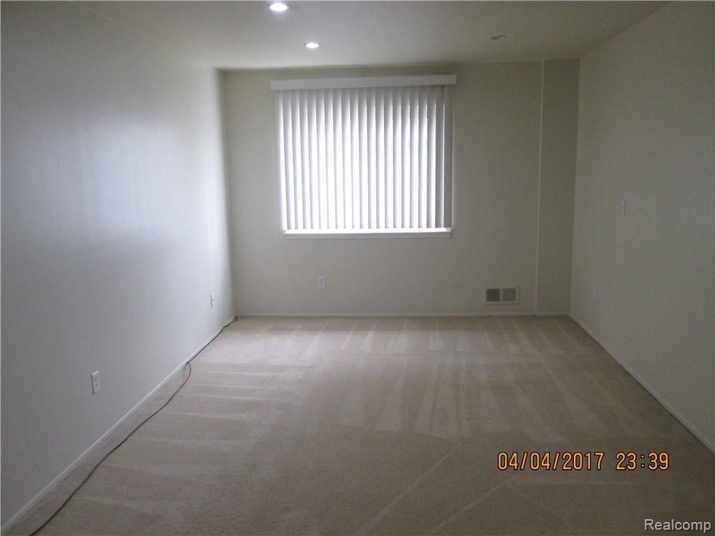 29133 Hayes Road, Unit 23 Warren, MI 48088 - Photo 7 of 12 IMG_3140.JPG