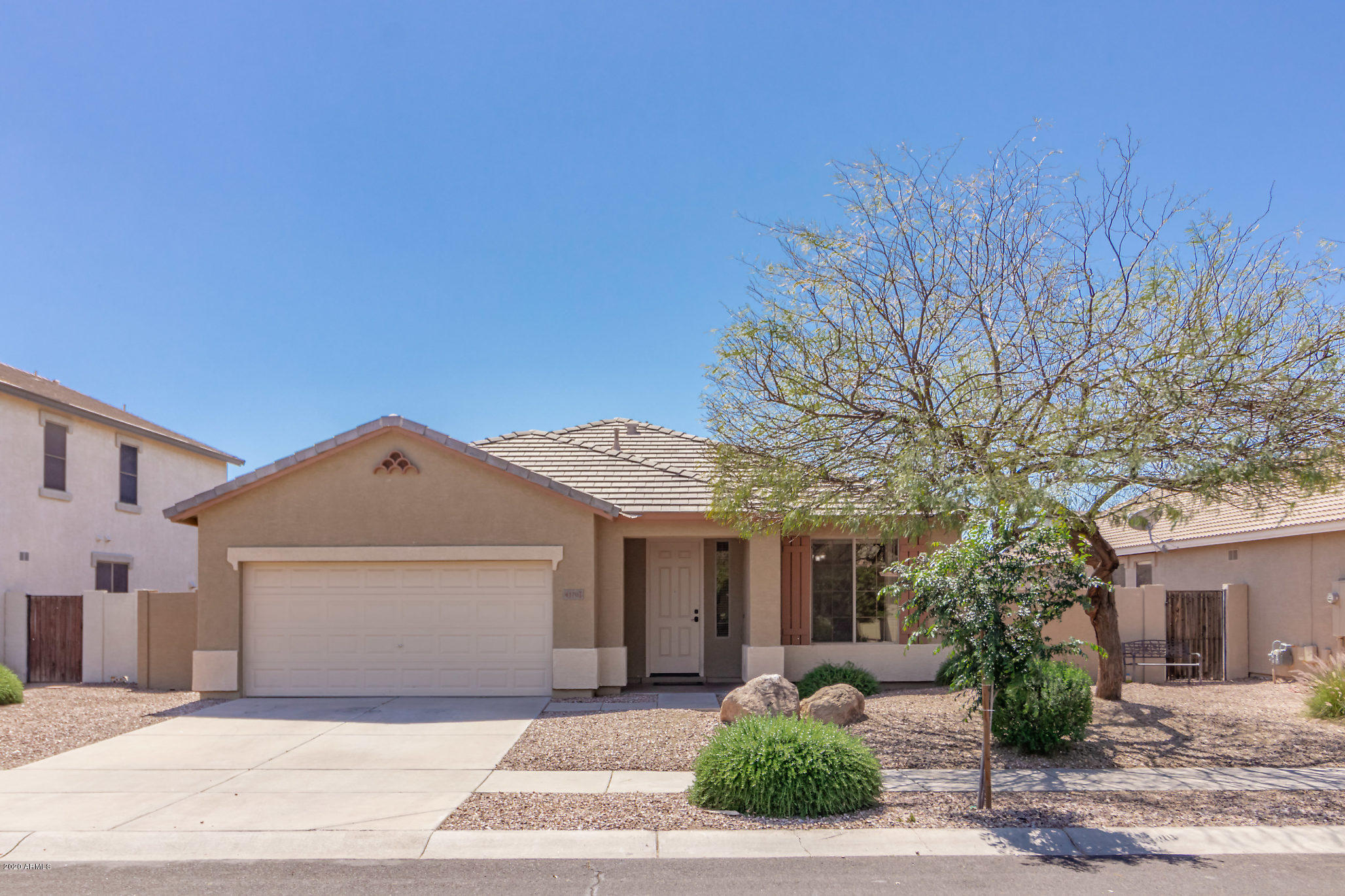 4170 South Splendor Place Gilbert, AZ 85297 - Photo 8 of 47 002-4170SSplendorCt-Gilbert-AZ-85297-sma