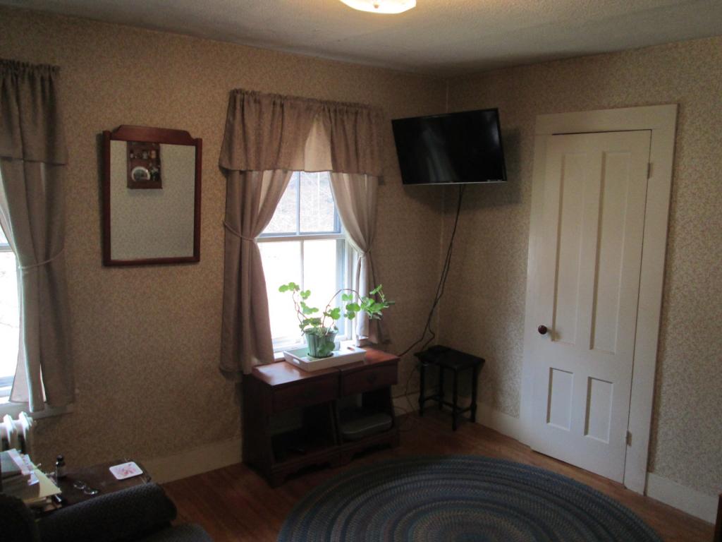 23 High Street Troy, NH 03465 - Photo 13 of 22 Gallery Image 13