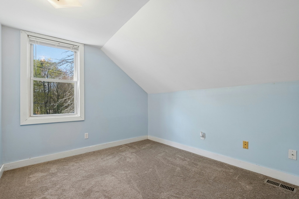 365 Clark Street Gardner, MA 01440 - Photo 24 of 40