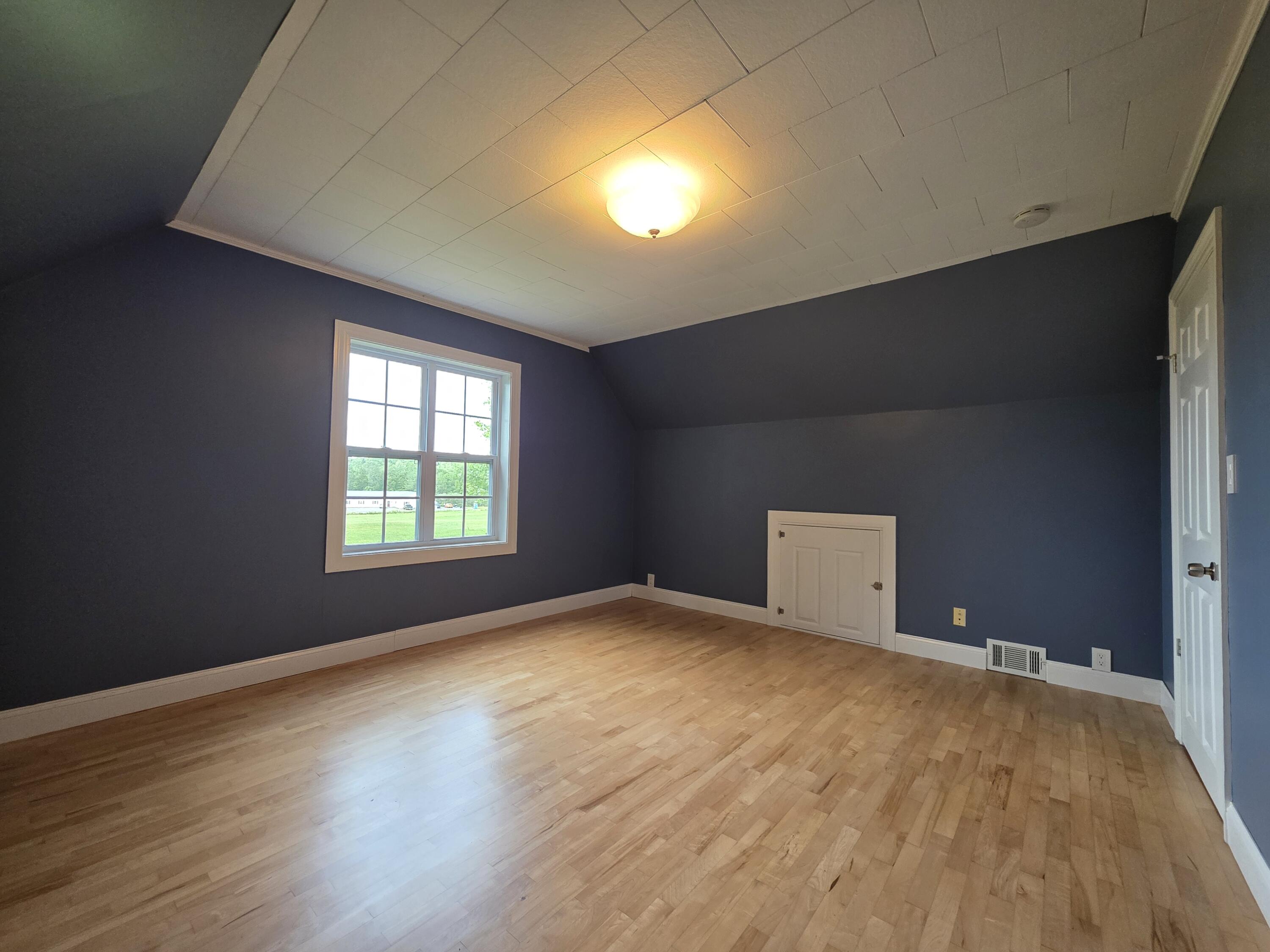 357 Main Street Lincoln, ME 04457 - Photo 40 of 54 20250824_171152