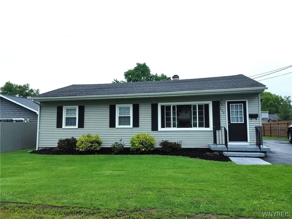 $2,000 | 250 North 6th Street, Lewiston, NY 14092