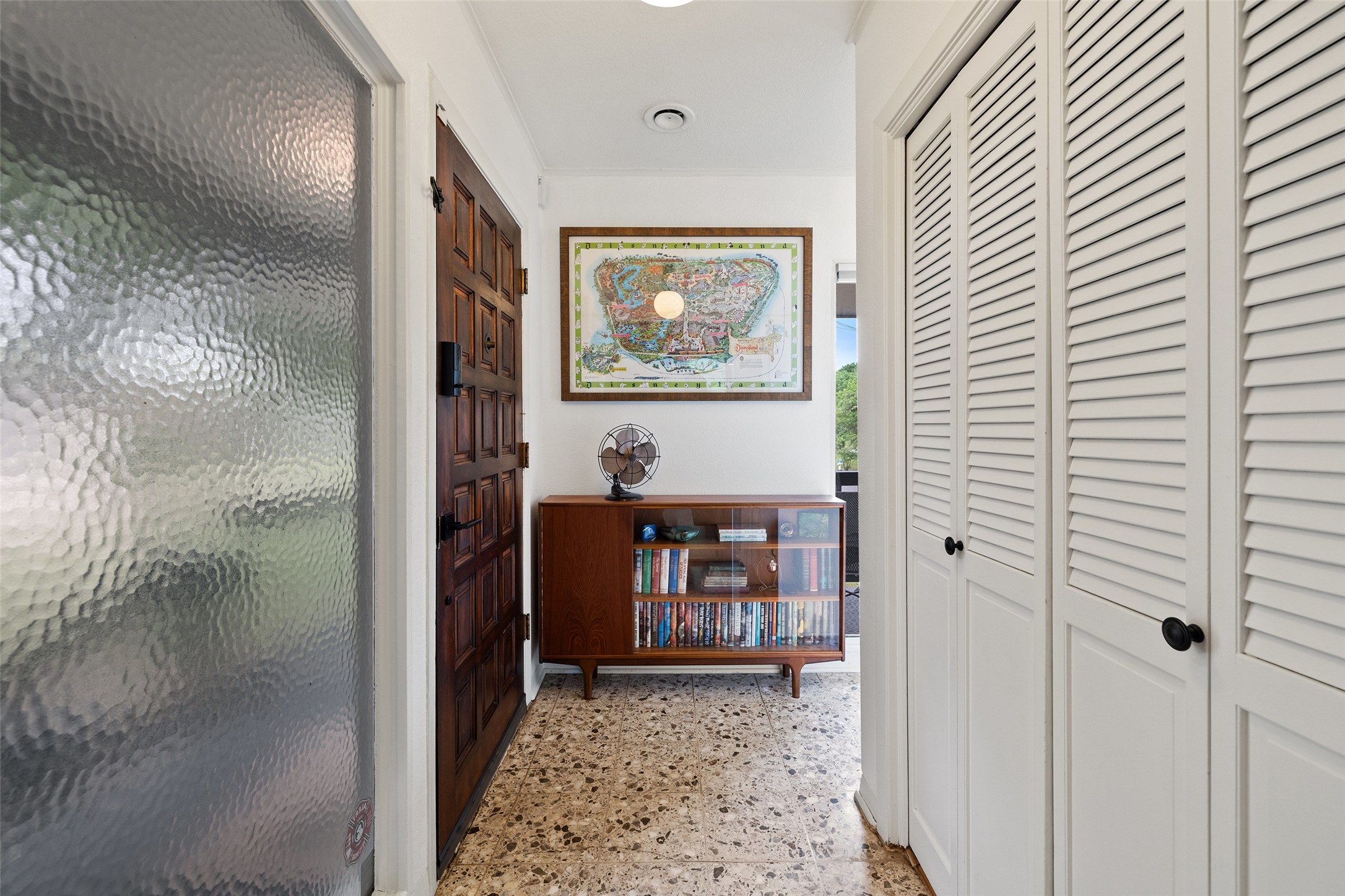 1712 McCoy Place Georgetown, TX 78626 - Photo 28 of 34 a view of a hallway with a elevator