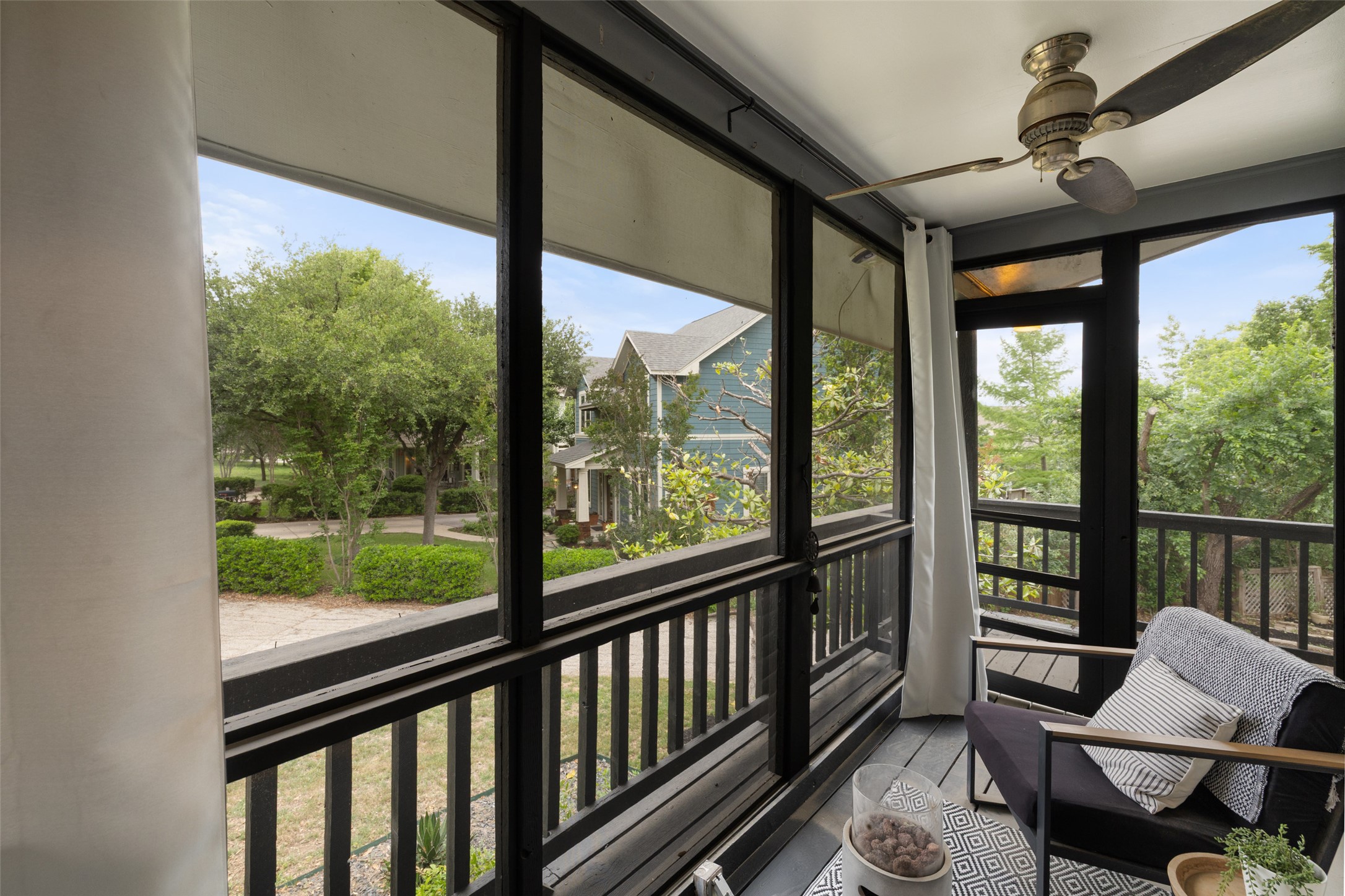 1712 McCoy Place Georgetown, TX 78626 - Photo 30 of 34 a living room with large windows