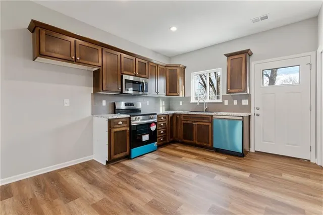 $179,900 | 612 East 6th Street, Ottawa, KS 66067