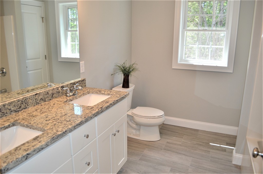189 Davis Road Westport, MA 02790 - Photo 13 of 15 Gallery Image 13