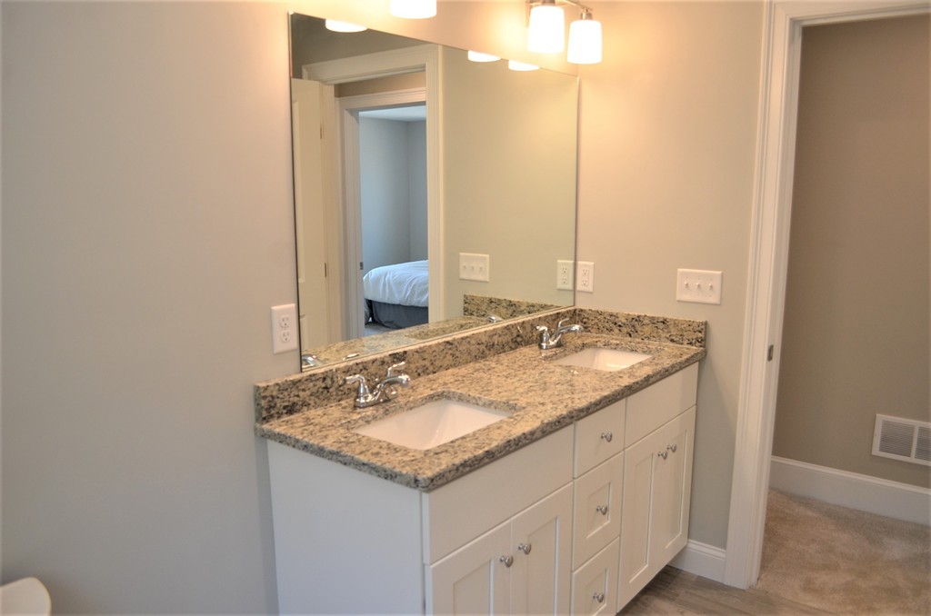 189 Davis Road Westport, MA 02790 - Photo 14 of 15 Gallery Image 14