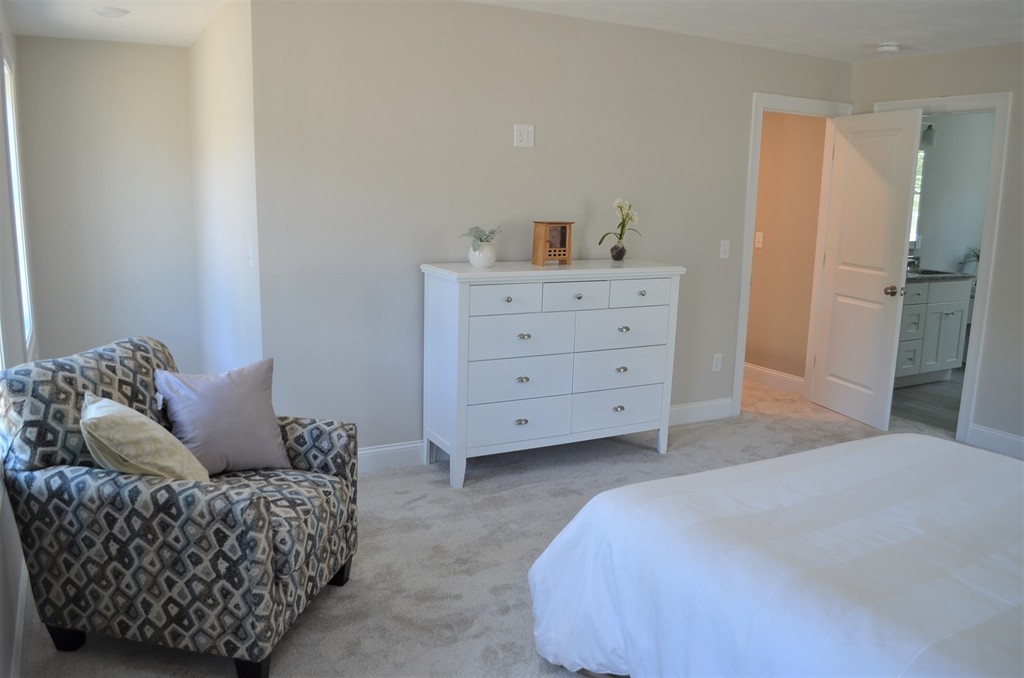 189 Davis Road Westport, MA 02790 - Photo 10 of 15 Gallery Image 10