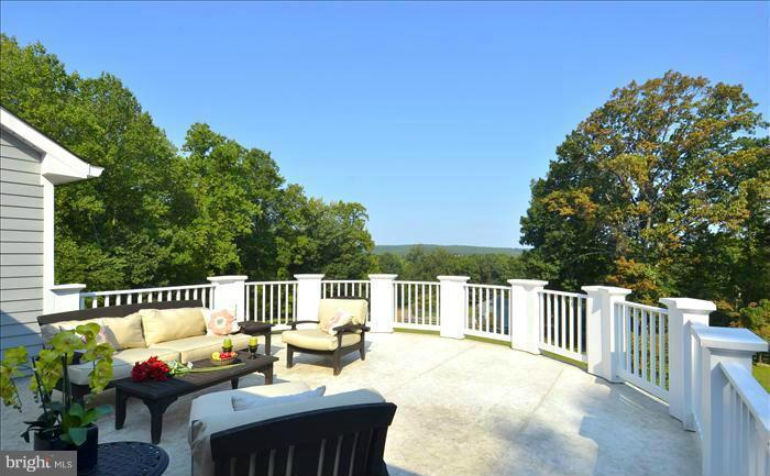 6200 Evergreen Mountain Road Broad Run, VA 20137 - Photo 19 of 29 Deck