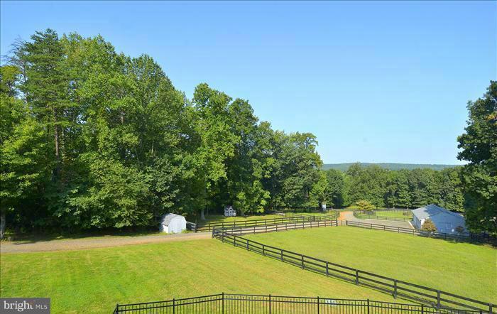 6200 Evergreen Mountain Road Broad Run, VA 20137 - Photo 25 of 29 Yard and pasture