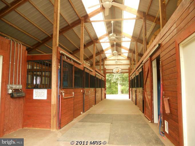 6200 Evergreen Mountain Road Broad Run, VA 20137 - Photo 27 of 29 Stable interior