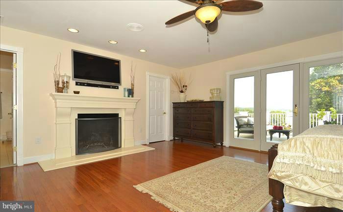 6200 Evergreen Mountain Road Broad Run, VA 20137 - Photo 5 of 29 Bedroom (Master)