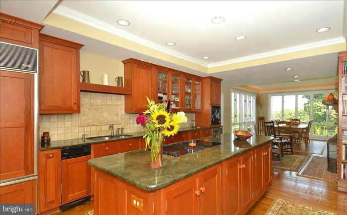 6200 Evergreen Mountain Road Broad Run, VA 20137 - Photo 6 of 29 Kitchen