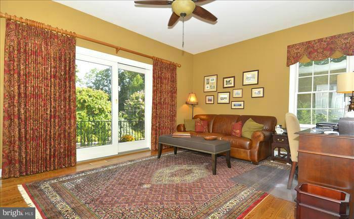 6200 Evergreen Mountain Road Broad Run, VA 20137 - Photo 10 of 29 Family Room