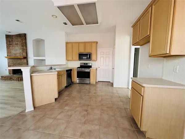 $2,300 | 2704 Aspen Drive, McKinney, TX 75070