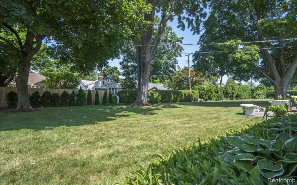60 Willison Road Grosse Pointe, MI 48236 - Photo 32 of 34 32-photo-web-1680x1050-464585.jpg