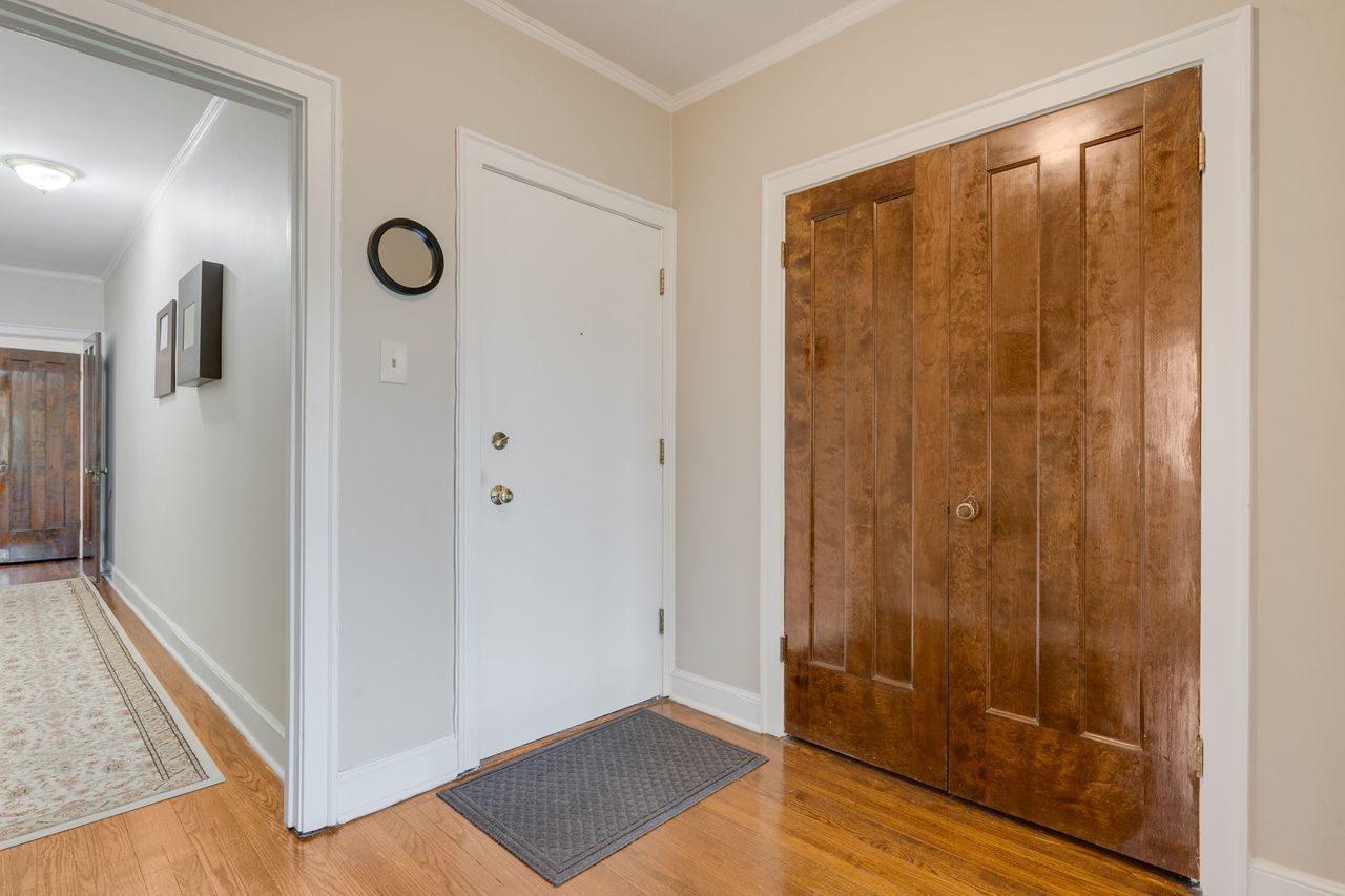 1217 Hull Terrace, Unit 3A Evanston, IL 60202 - Photo 22 of 28 a view of a bathroom with shower