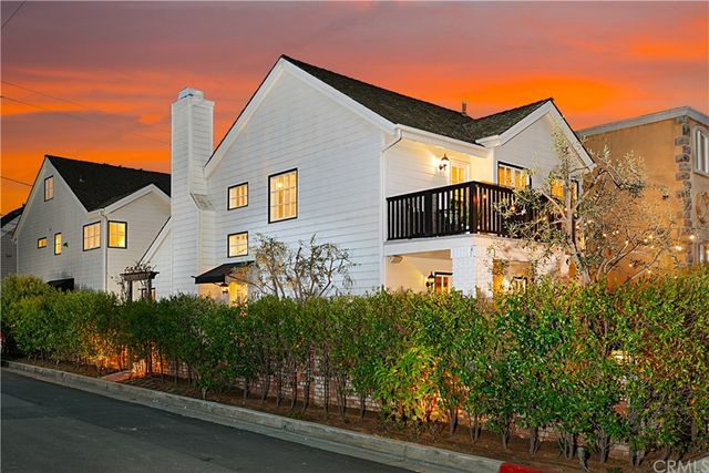 $2,900,000 | 416 Acacia Avenue, Corona del Mar, CA 92625