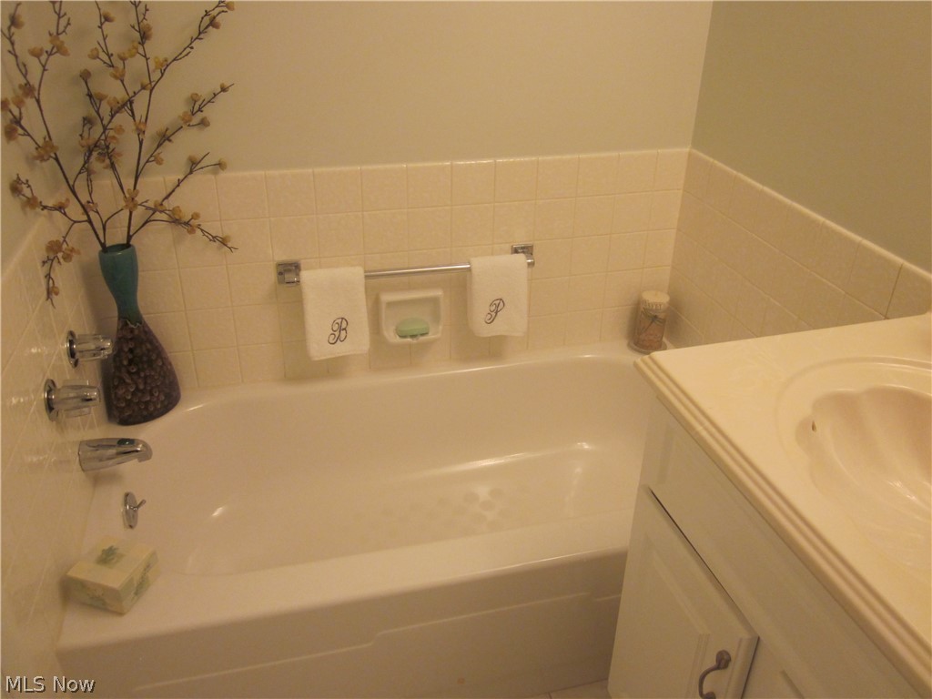 22555 Center Ridge Road, Unit 204 Rocky River, OH 44116 - Photo 23 of 34