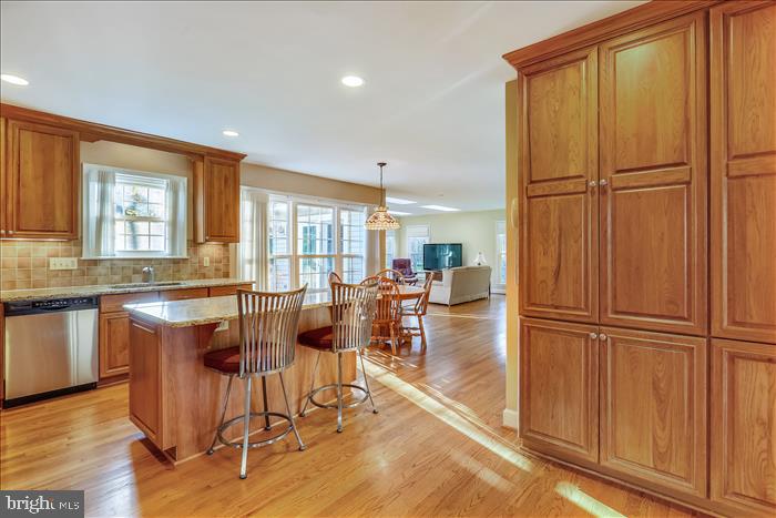 17818 Dr Walling Road Poolesville, MD 20837 - Photo 16 of 128 RENOVATED Center Island Kitchen!