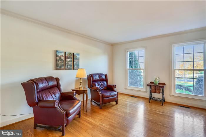 17818 Dr Walling Road Poolesville, MD 20837 - Photo 7 of 128 Formal Living Room