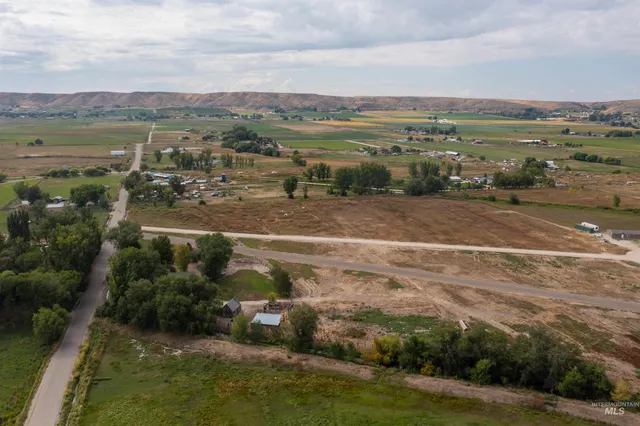 $609,000 | 2333 Berglund Road, Emmett, ID 83617