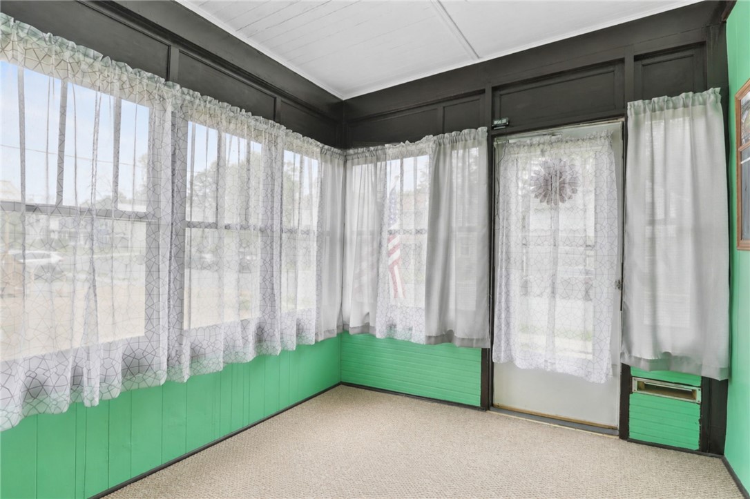 20 Cherry Street Oneonta, NY 13820 - Photo 4 of 39 Photoshopped to remove contents