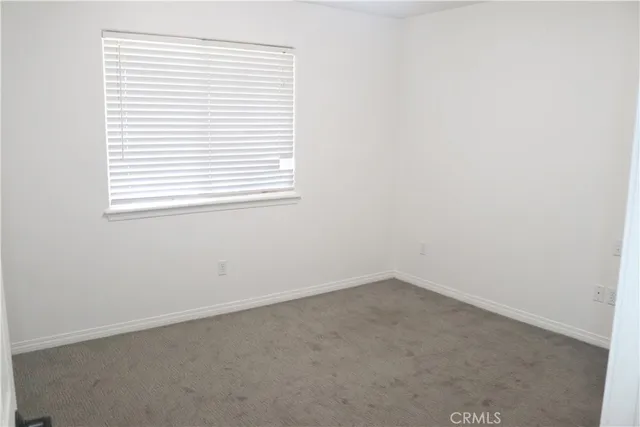 $2,500 | 11243 Pinon Avenue, Hesperia, CA 92345