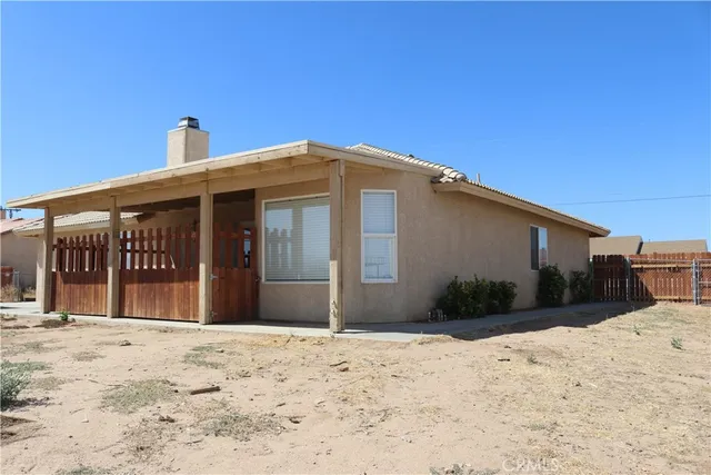 $2,500 | 11243 Pinon Avenue, Hesperia, CA 92345