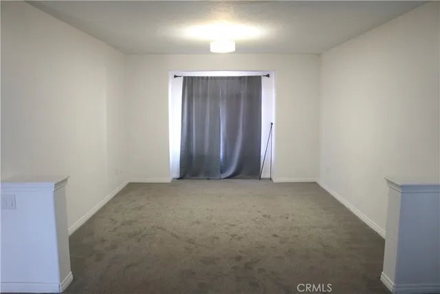 $2,500 | 11243 Pinon Avenue, Hesperia, CA 92345