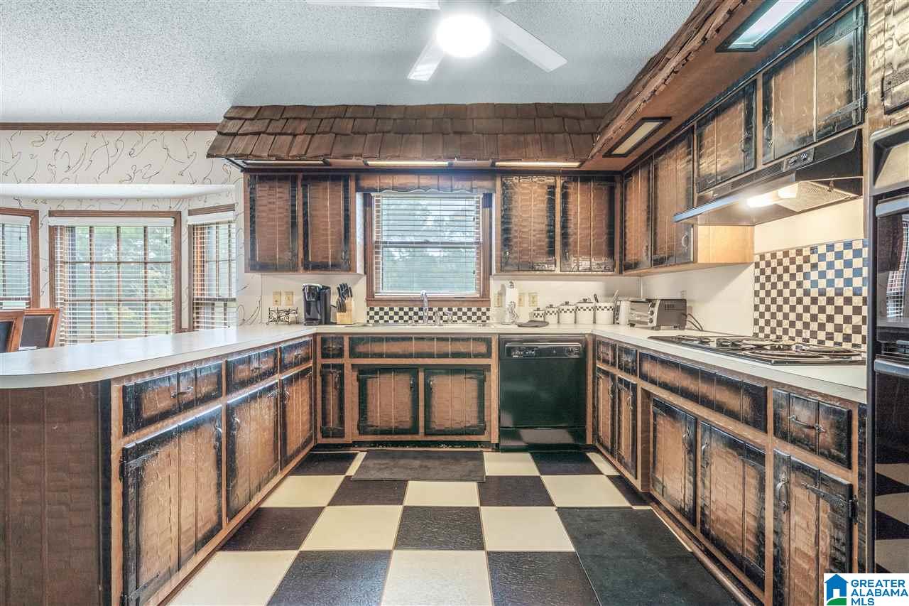 528 Dogwood Terrace Southwest Leeds, AL 35094 - Photo 5 of 50