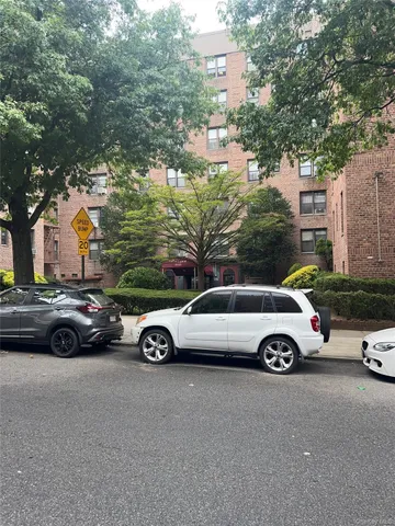 $259,000 | 83-25 98th Street, Unit 2C | Forest Park