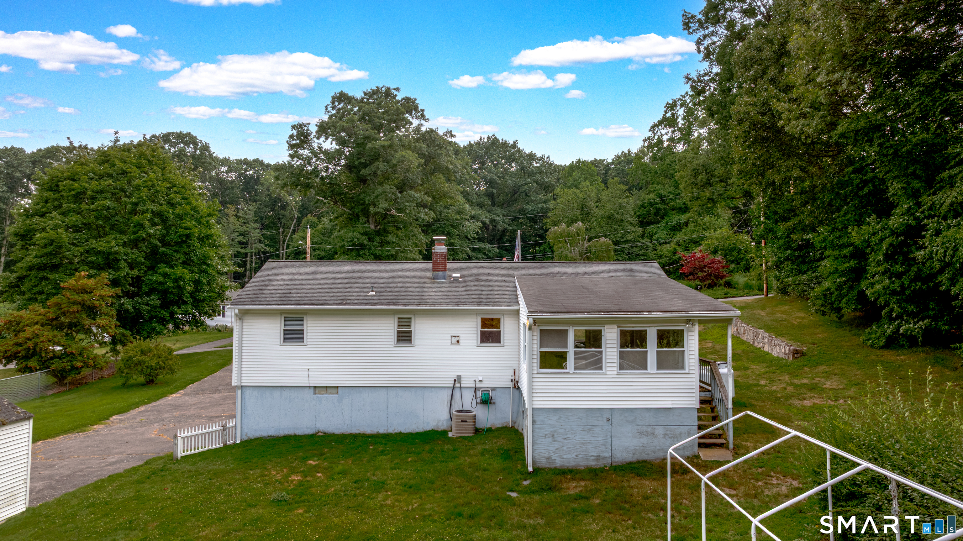 15 Fawn Hill Road Shelton, CT 06484 - Photo 4 of 27
