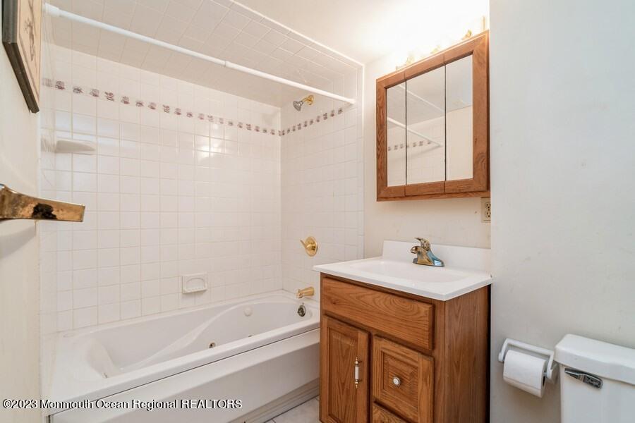 15 Wyckham Road Spring Lake Heights, NJ 07762 - Photo 18 of 34 15 Wyckham Rd 18