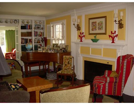 279 Beverly Road Brookline, MA 02467 - Photo 3 of 11 Gallery Image 3