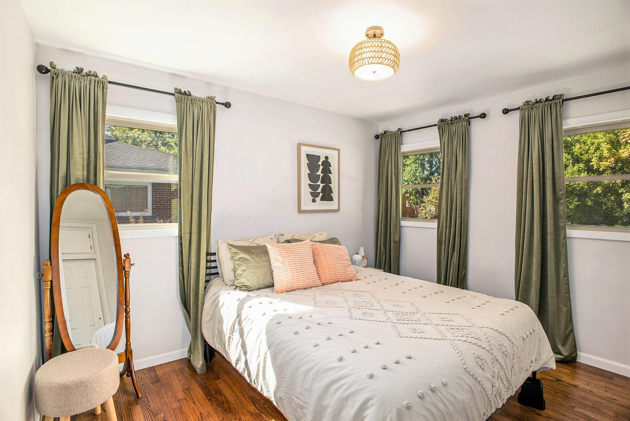 2316 Barstow Road Lansing, MI 48906 - Photo 12 of 25 013_img_2721_36