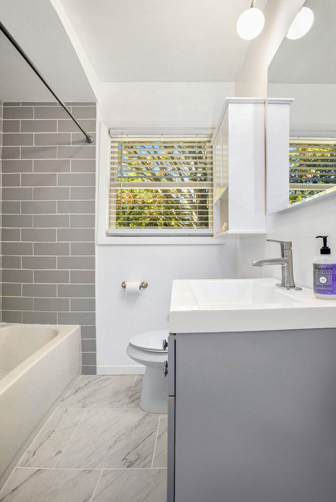 2316 Barstow Road Lansing, MI 48906 - Photo 16 of 25 017_img_2725_728