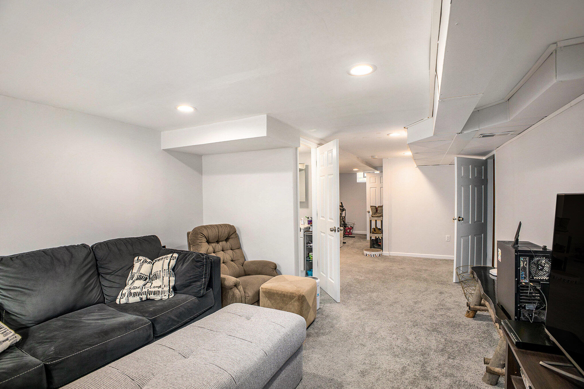 2316 Barstow Road Lansing, MI 48906 - Photo 18 of 25 019_img_2728_931