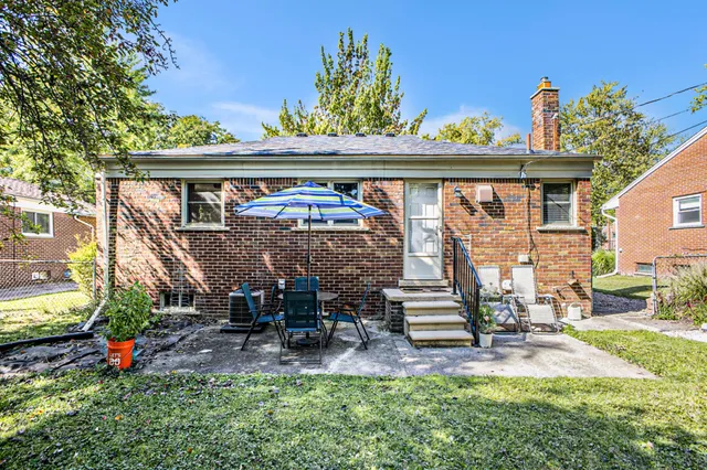 $215,000 | 2316 Barstow Road, Lansing, MI 48906